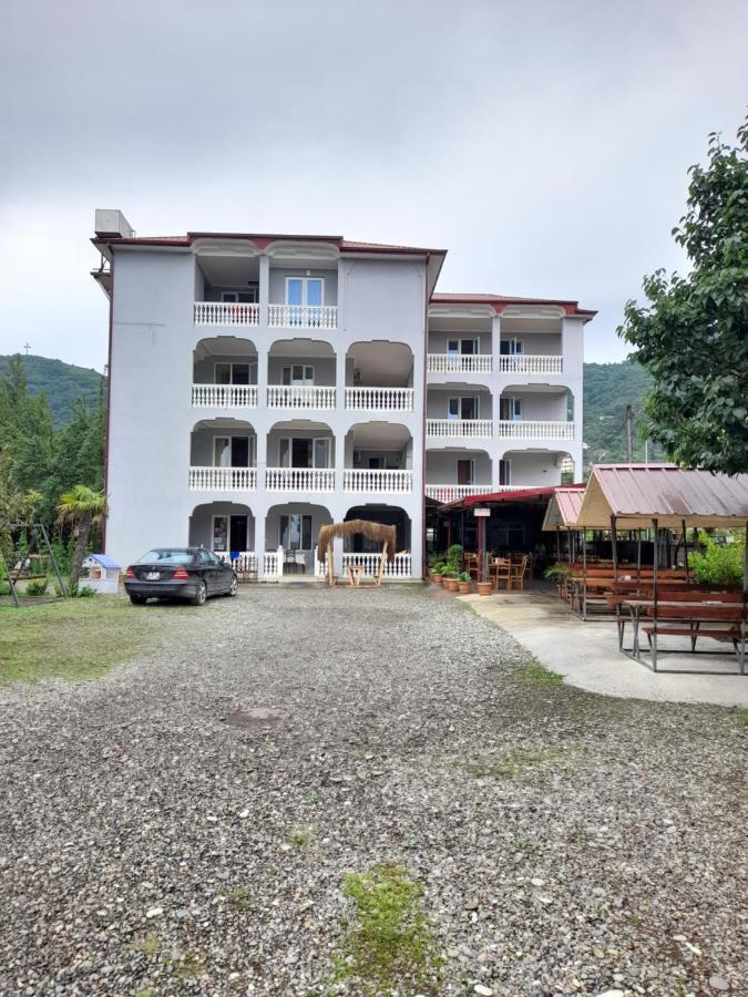 Beliy Dom Kvariati Exterior foto