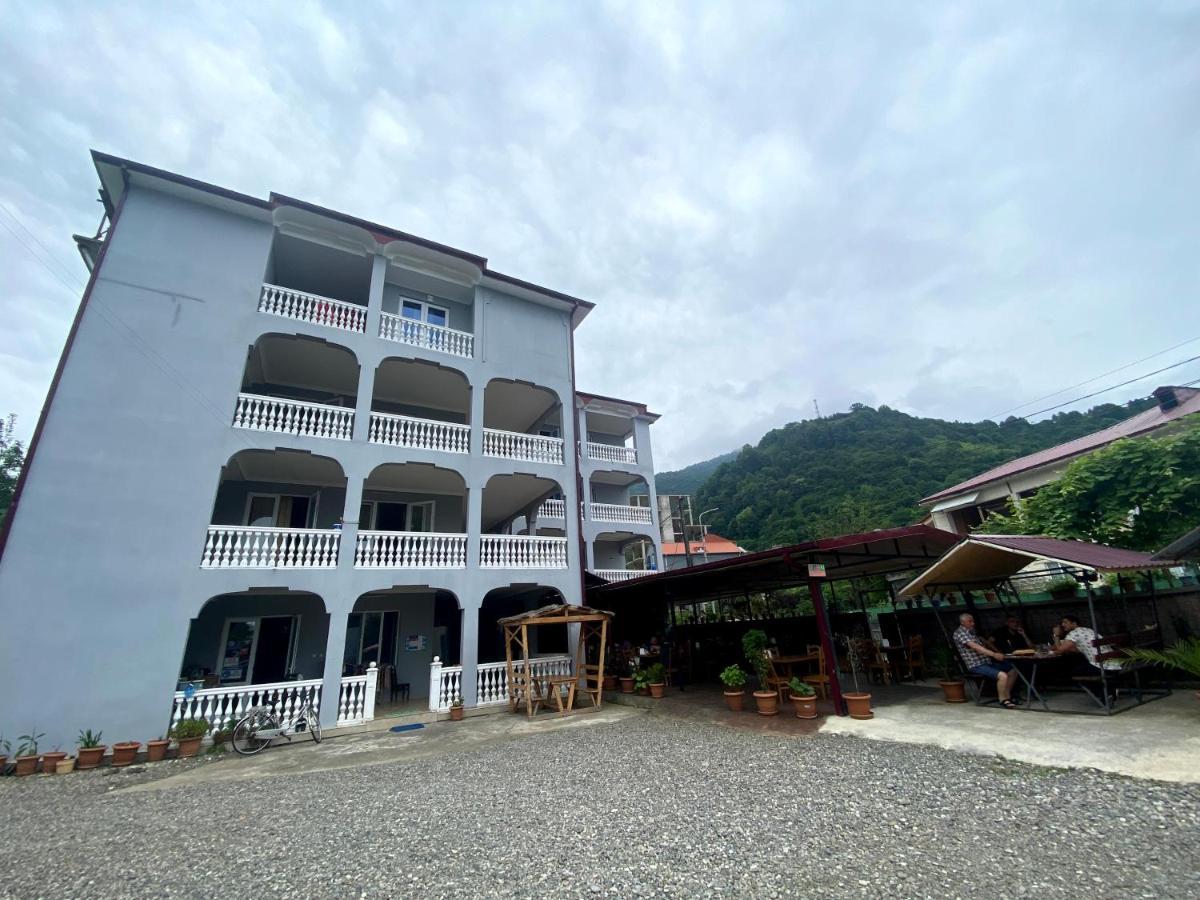 Beliy Dom Kvariati Exterior foto