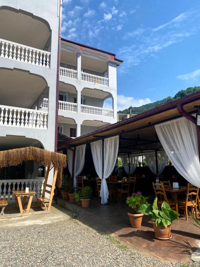 Beliy Dom Kvariati Exterior foto