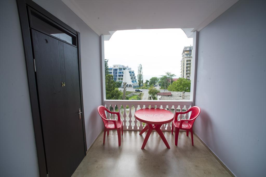 Beliy Dom Kvariati Exterior foto