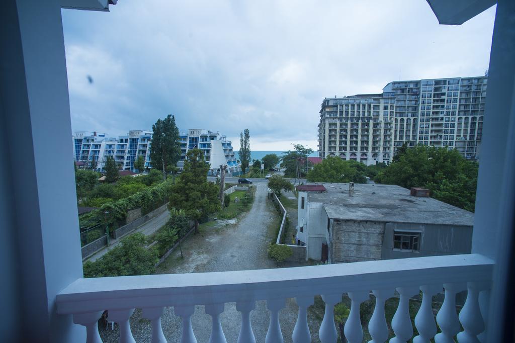 Beliy Dom Kvariati Exterior foto